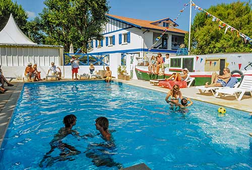 Camping con piscina en el País Vasco francés